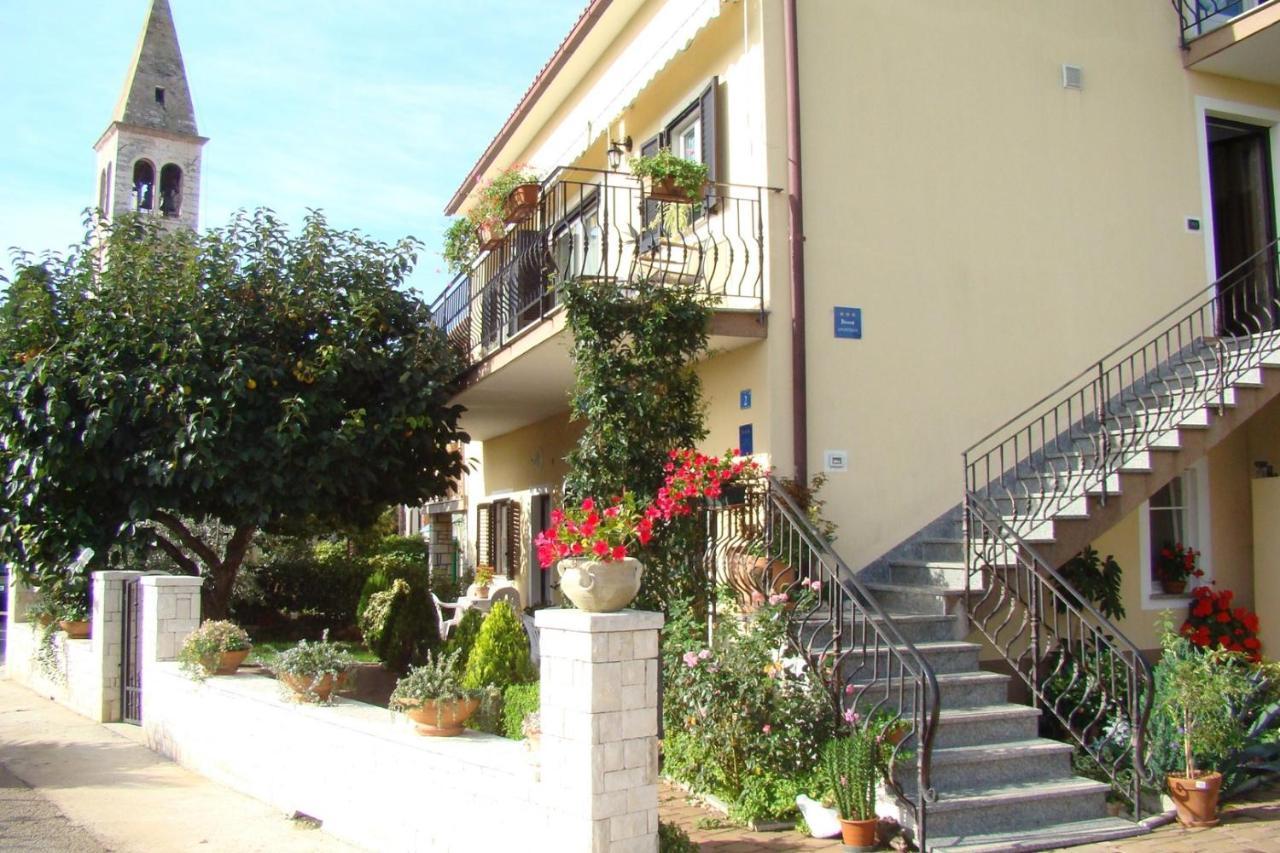 Apartment Complex Orzan Lovrecica Lovrečica Exterior foto